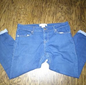 Cuffed mid-rise skinny jean